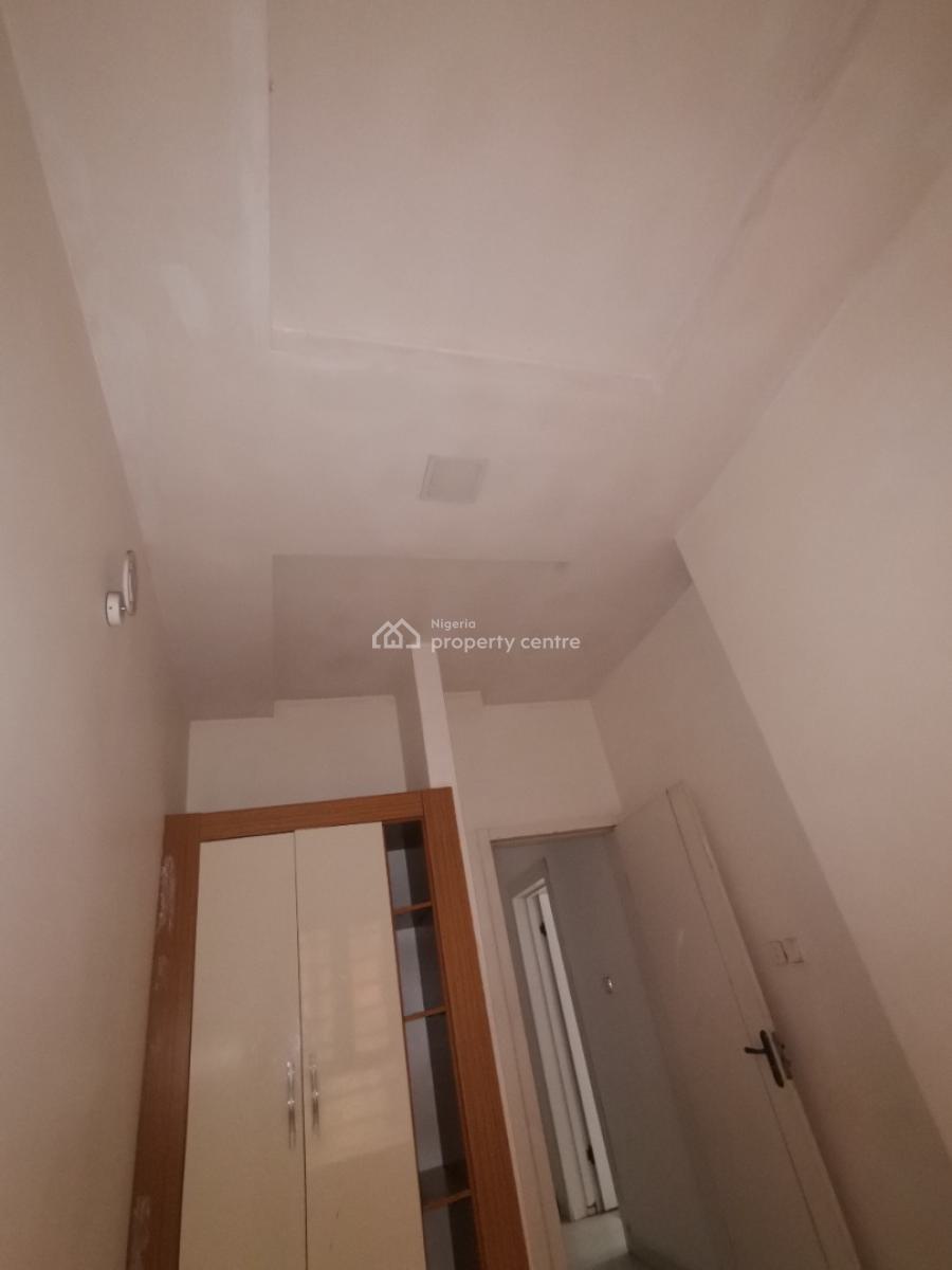 Portable Room Downstairs in a Shared Apartment, Osapa London, Lekki, Lagos, Flat / Apartment for Rent