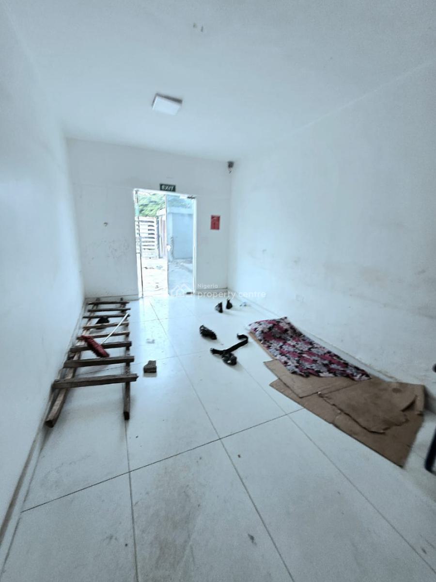 Spacious 4-bedroom Semi-detached House for Commercial Use, Lekki Phase 1, Lekki, Lagos, Office Space for Rent