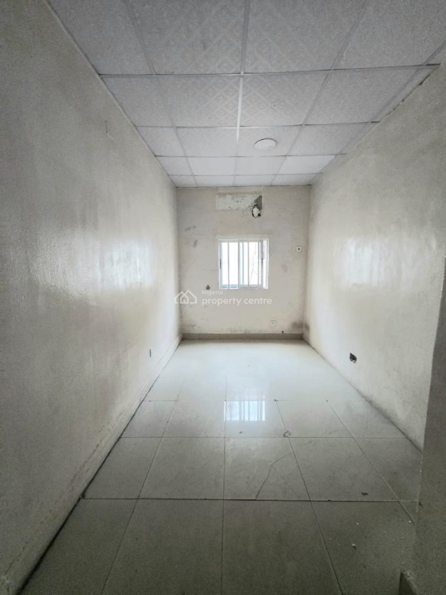 Spacious 4-bedroom Semi-detached House for Commercial Use, Lekki Phase 1, Lekki, Lagos, Office Space for Rent