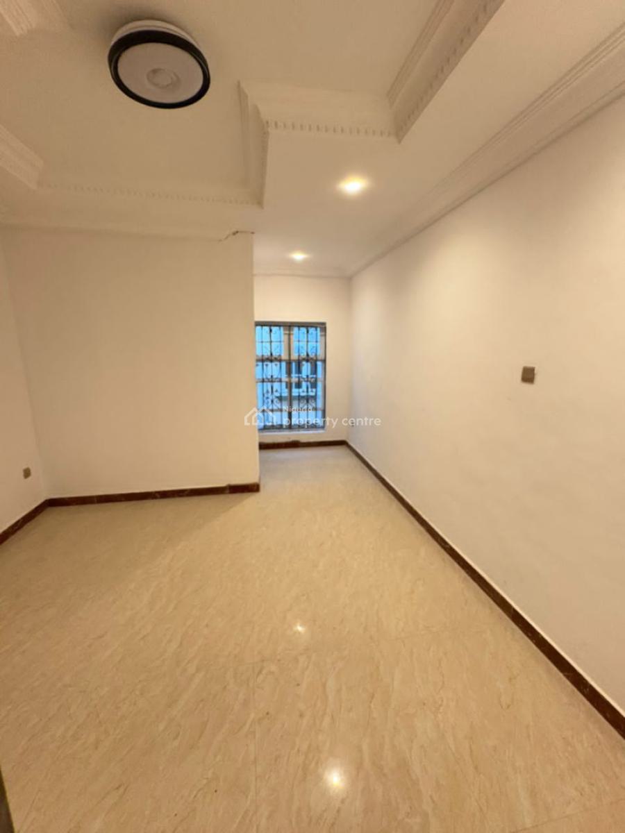 Luxury Standard Ensuit 3 Bedroom Spacious Apt Up Floor, in a Serene Environment, Lekki Phase 1, Lekki, Lagos, Flat / Apartment for Rent