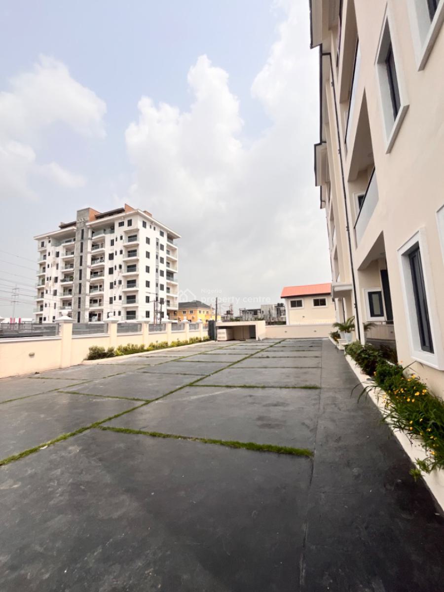 3 Bedroom Apartment with Pool, Elevator and Gym Available, Lekki Phase 1, Lekki, Lagos, Flat / Apartment for Rent