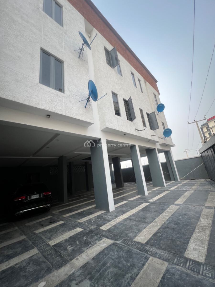 Contemporary 2 Bedroom Apartment, Lekki Phase 1, Lekki, Lagos, Flat / Apartment for Sale