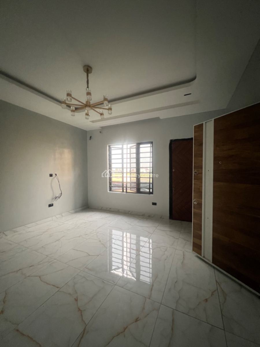 Contemporary 2 Bedroom Apartment, Lekki Phase 1, Lekki, Lagos, Flat / Apartment for Sale