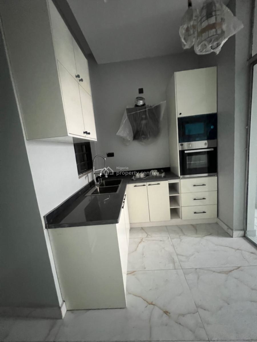 Contemporary 2 Bedroom Apartment, Lekki Phase 1, Lekki, Lagos, Flat / Apartment for Sale