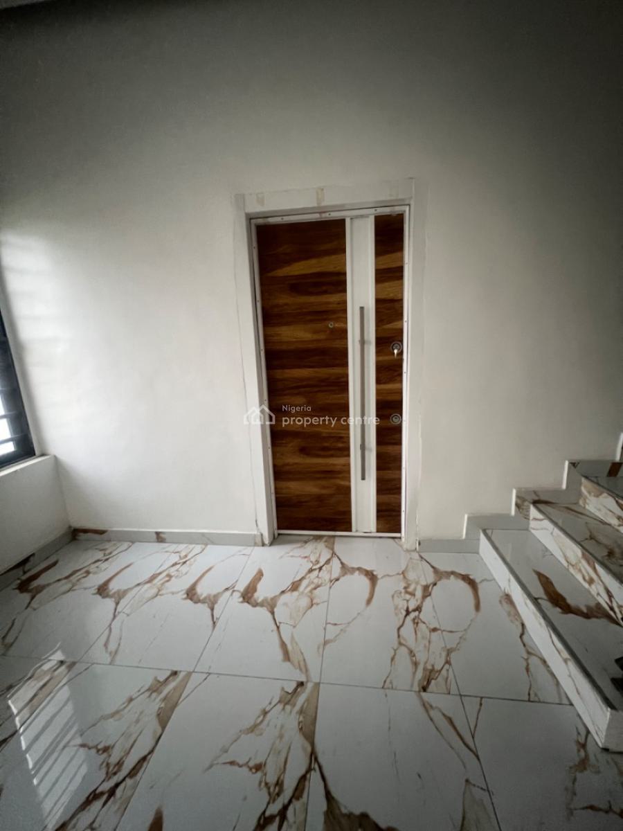 Contemporary 2 Bedroom Apartment, Lekki Phase 1, Lekki, Lagos, Flat / Apartment for Sale