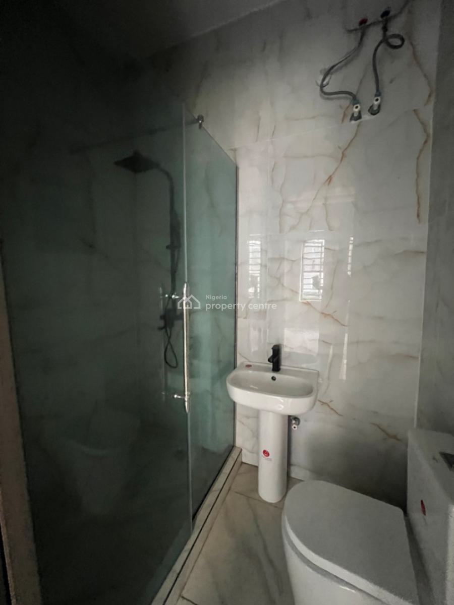 Contemporary 2 Bedroom Apartment, Lekki Phase 1, Lekki, Lagos, Flat / Apartment for Sale