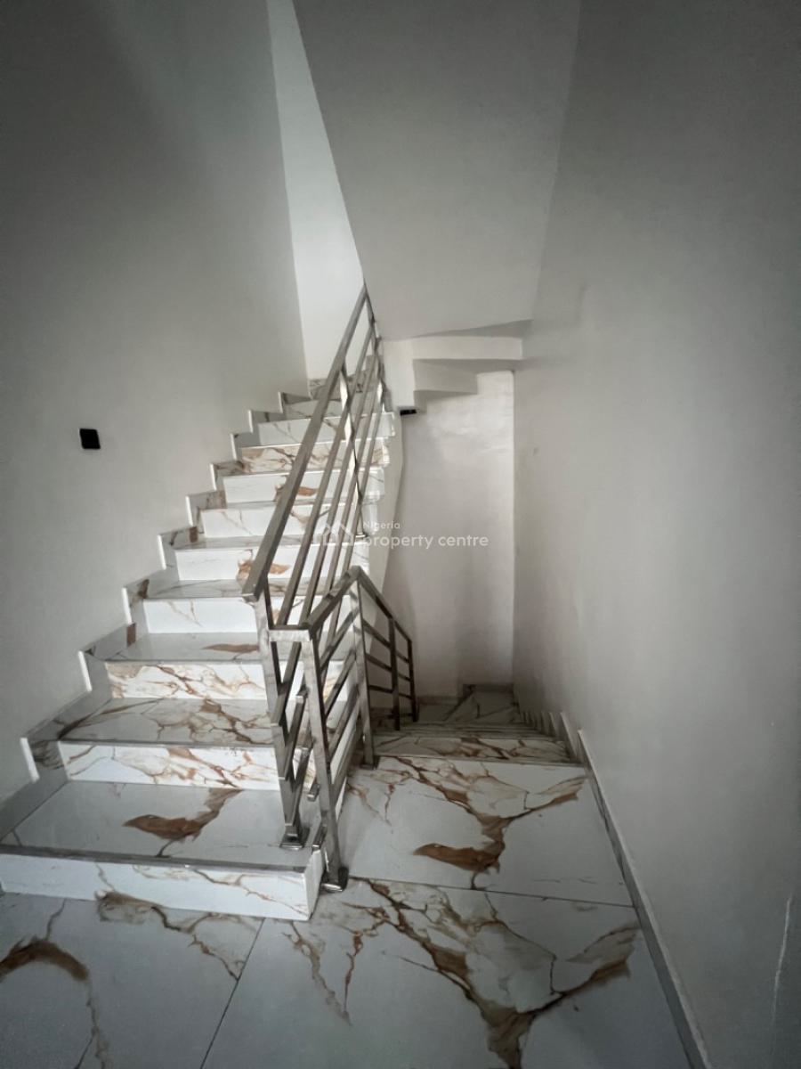 Contemporary 2 Bedroom Apartment, Lekki Phase 1, Lekki, Lagos, Flat / Apartment for Sale