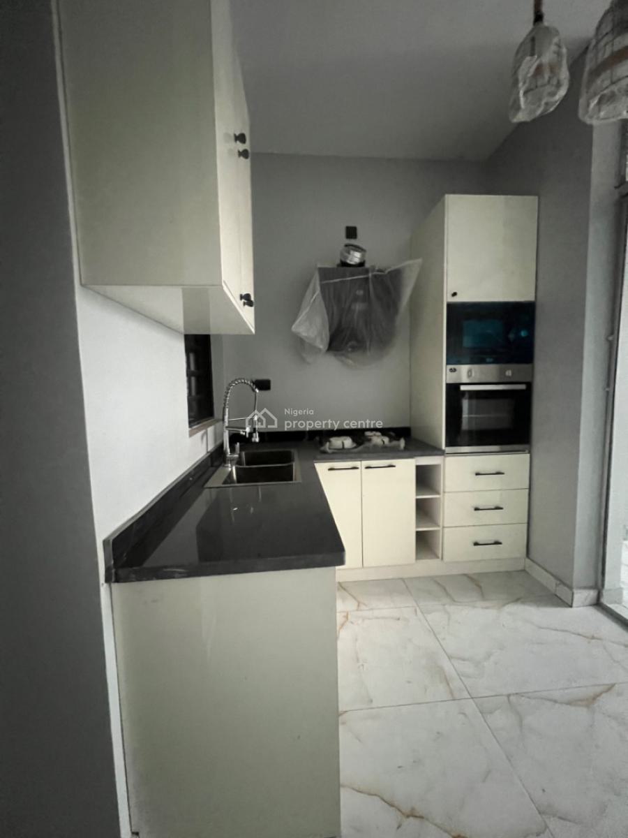 Contemporary 2 Bedroom Apartment, Lekki Phase 1, Lekki, Lagos, Flat / Apartment for Sale