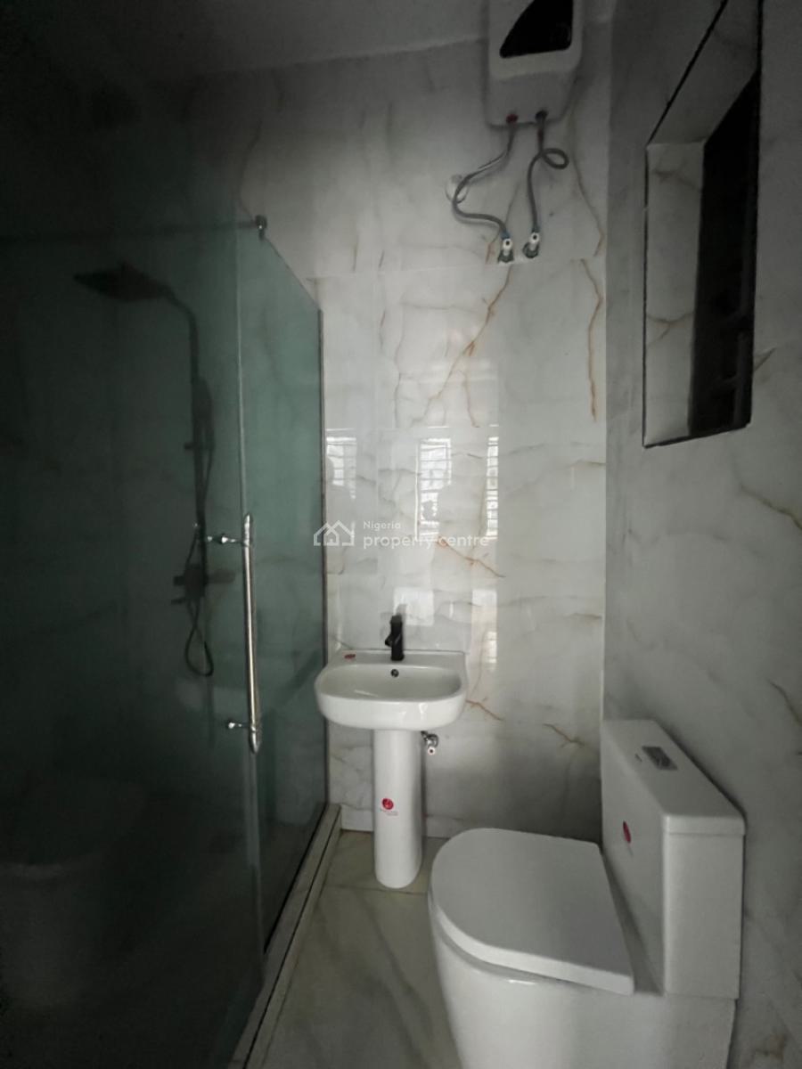 Contemporary 2 Bedroom Apartment, Lekki Phase 1, Lekki, Lagos, Flat / Apartment for Sale