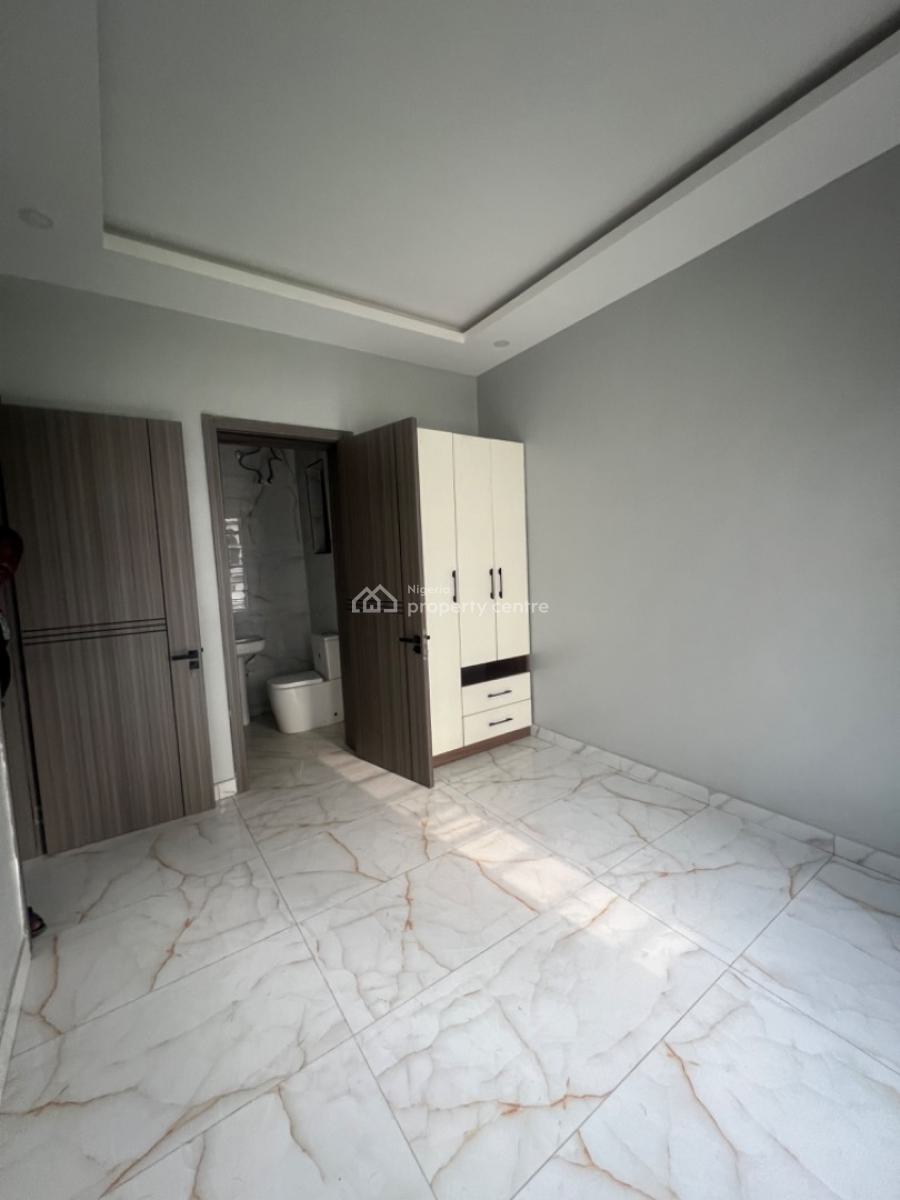 Contemporary 2 Bedroom Apartment, Lekki Phase 1, Lekki, Lagos, Flat / Apartment for Sale