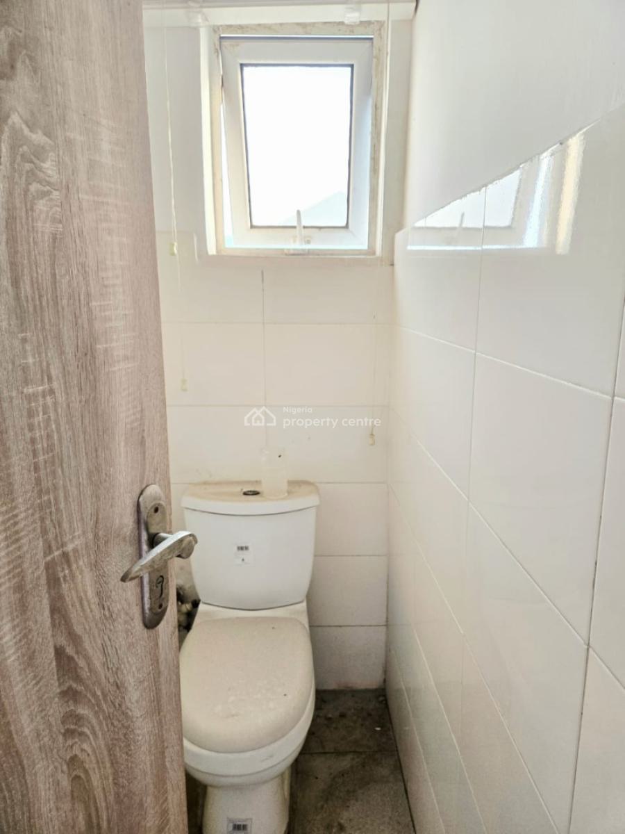 Spacious 4-bedroom Semi-detached Building with 2 Bq, Lekki Phase 1, Lekki, Lagos, Office Space for Rent