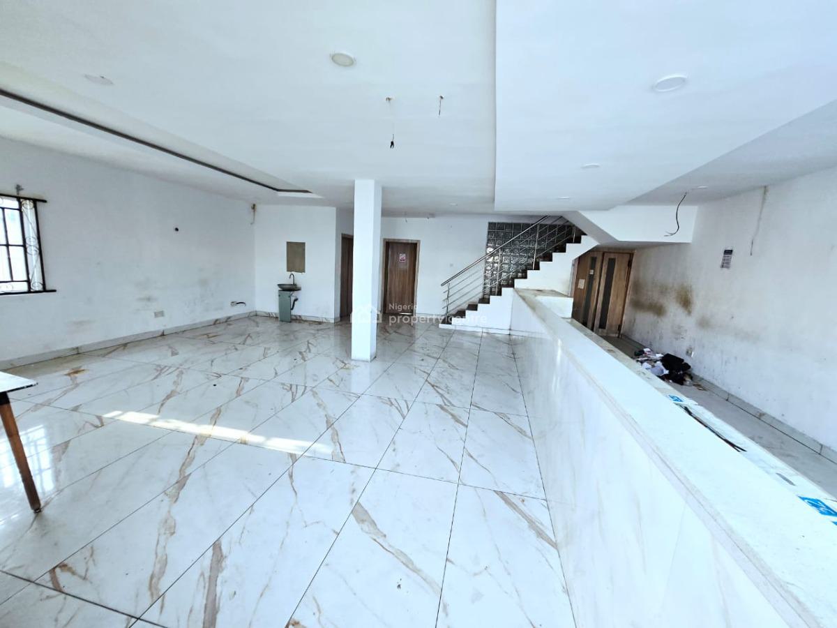 Spacious 4-bedroom Semi-detached Building with 2 Bq, Lekki Phase 1, Lekki, Lagos, Office Space for Rent