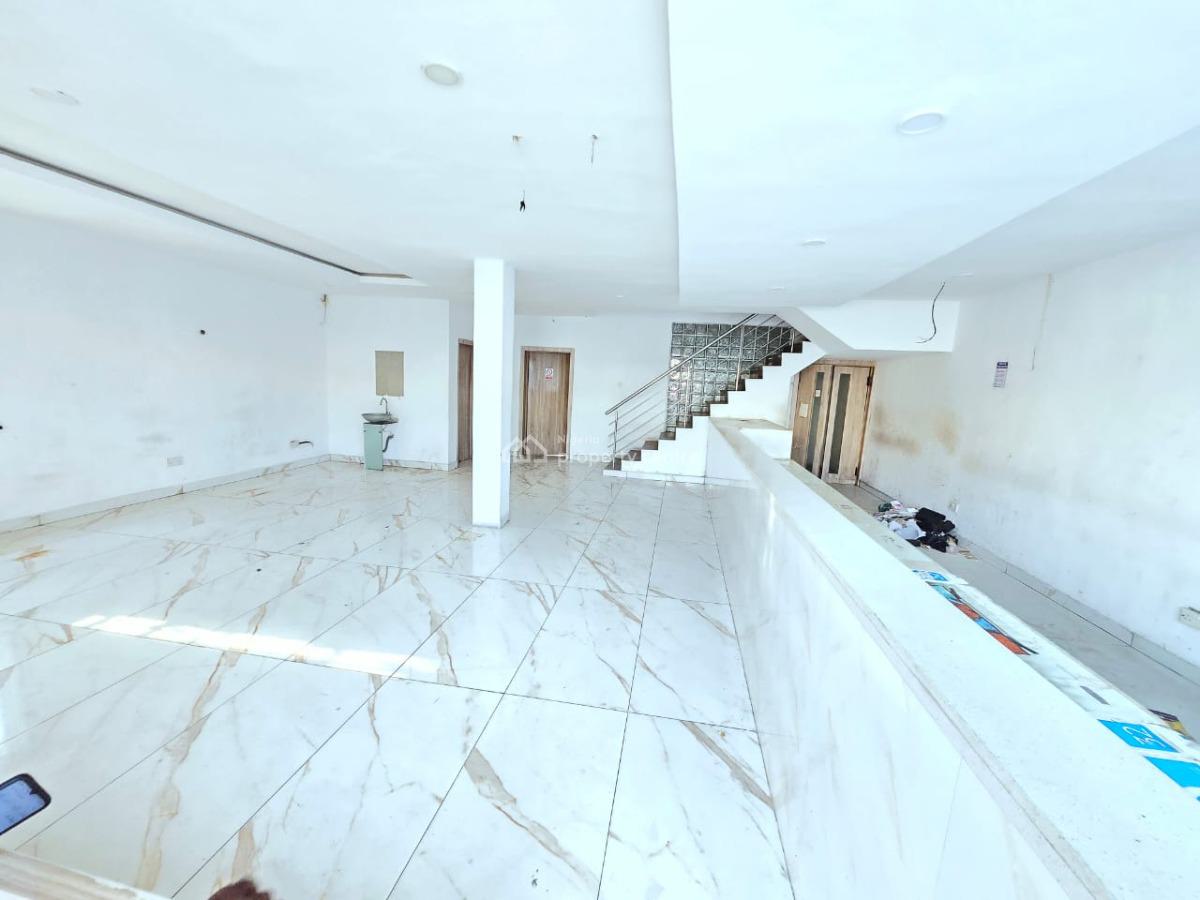 Spacious 4-bedroom Semi-detached Building with 2 Bq, Lekki Phase 1, Lekki, Lagos, Office Space for Rent