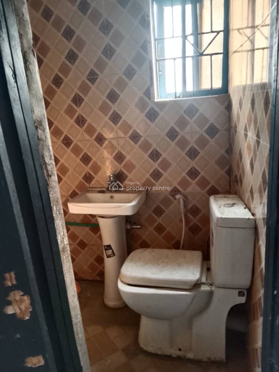 Clean 2 Bedroom Flat, Omole Phase 2, Ikeja, Lagos, Flat / Apartment for Rent