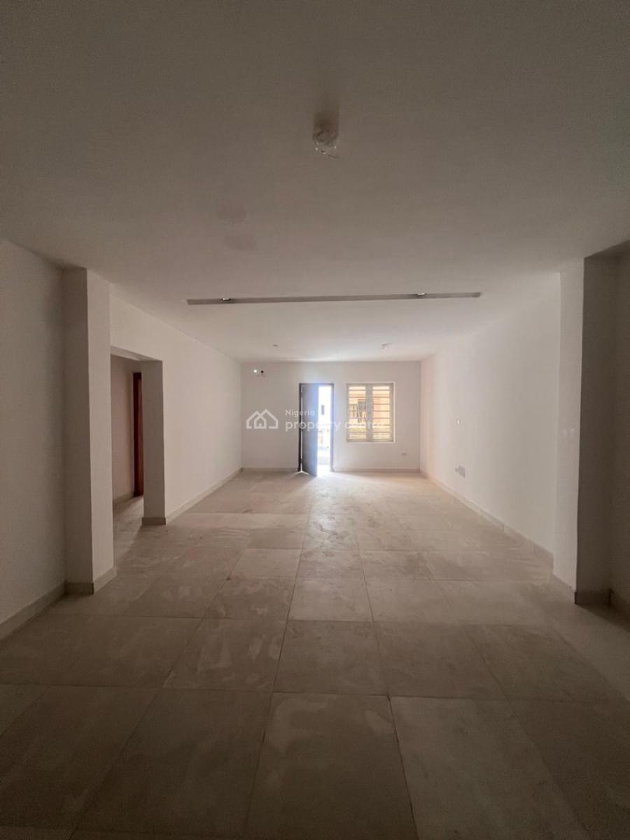 Luxurious 2 Bedroom Apartment with  Gym and Elevator, Lekki Phase 1, Lekki, Lagos, Block of Flats for Sale