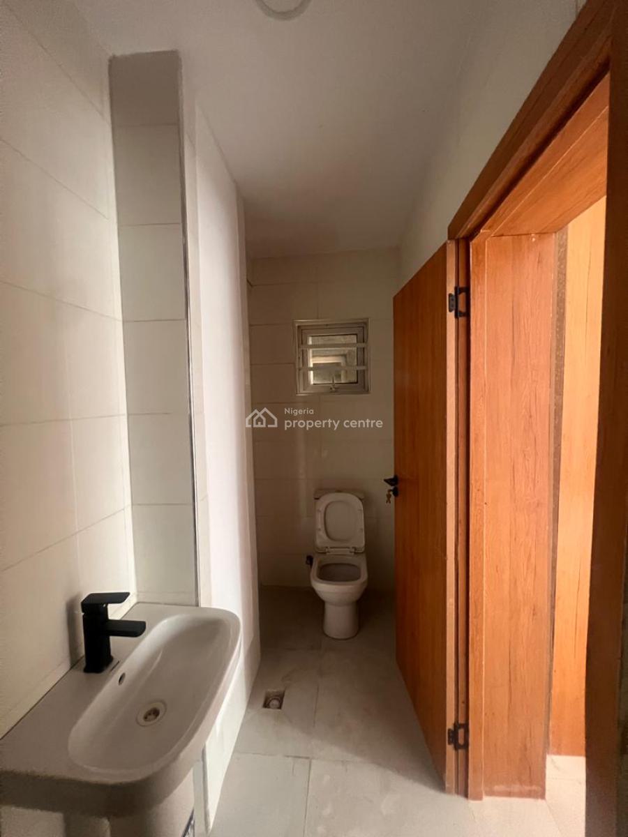 Luxurious 2 Bedroom Apartment with  Gym and Elevator, Lekki Phase 1, Lekki, Lagos, Block of Flats for Sale