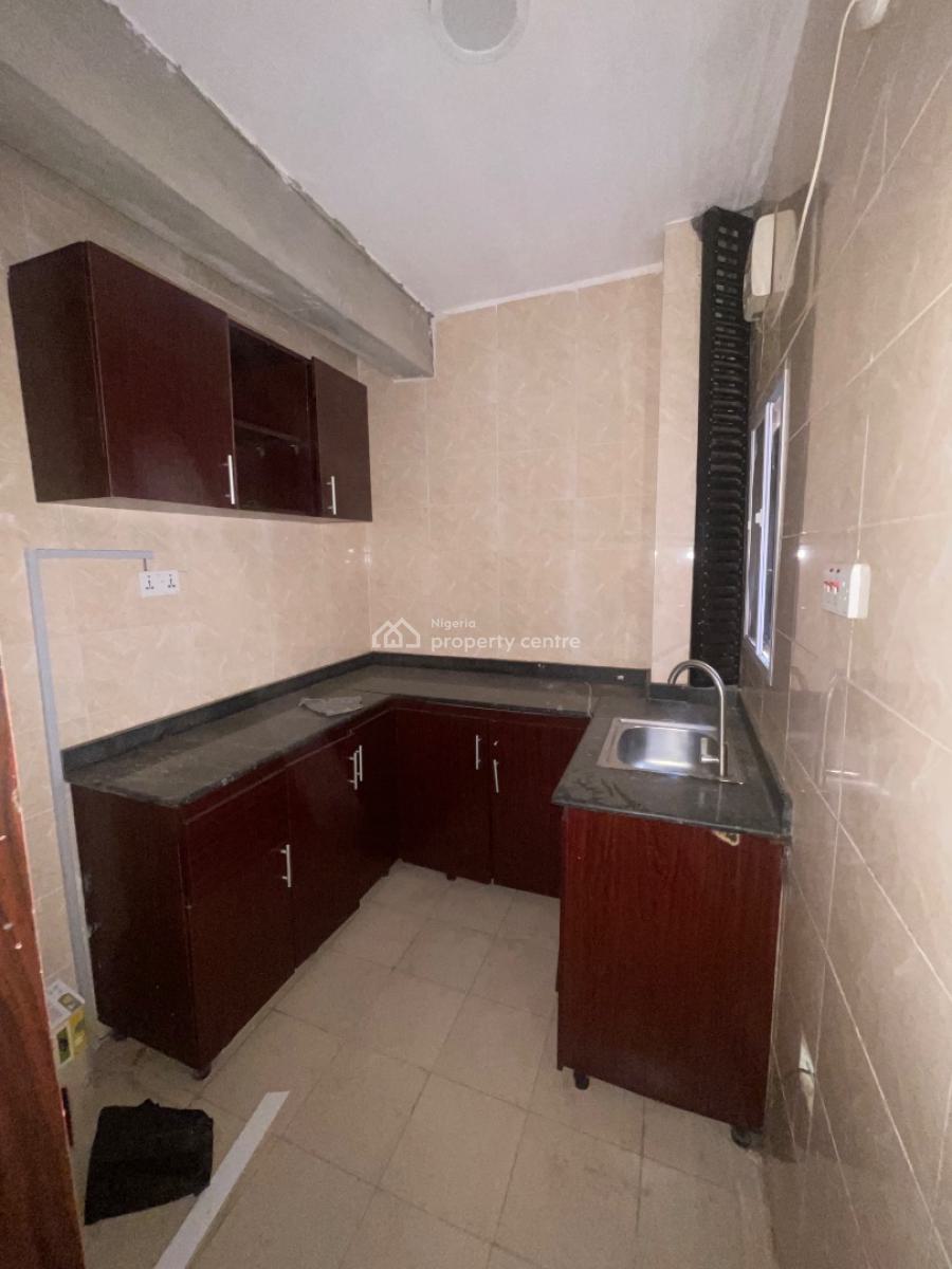 2 Bedroom Apartment, Unilag Estate, Gra Phase 1, Magodo, Lagos, Flat / Apartment for Rent
