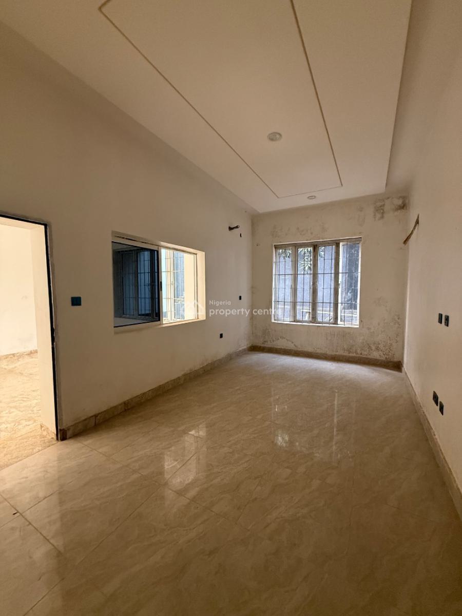 Spacious and Functional 5 Bedroom Terraced Duplex with 1 Room Bq, Guzape District, Abuja, Terraced Duplex for Rent