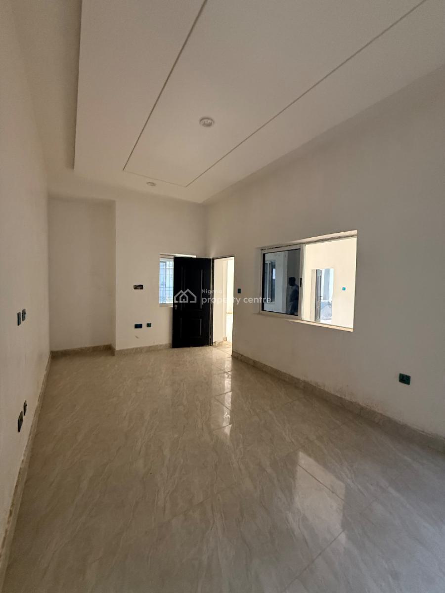 Spacious and Functional 5 Bedroom Terraced Duplex with 1 Room Bq, Guzape District, Abuja, Terraced Duplex for Rent