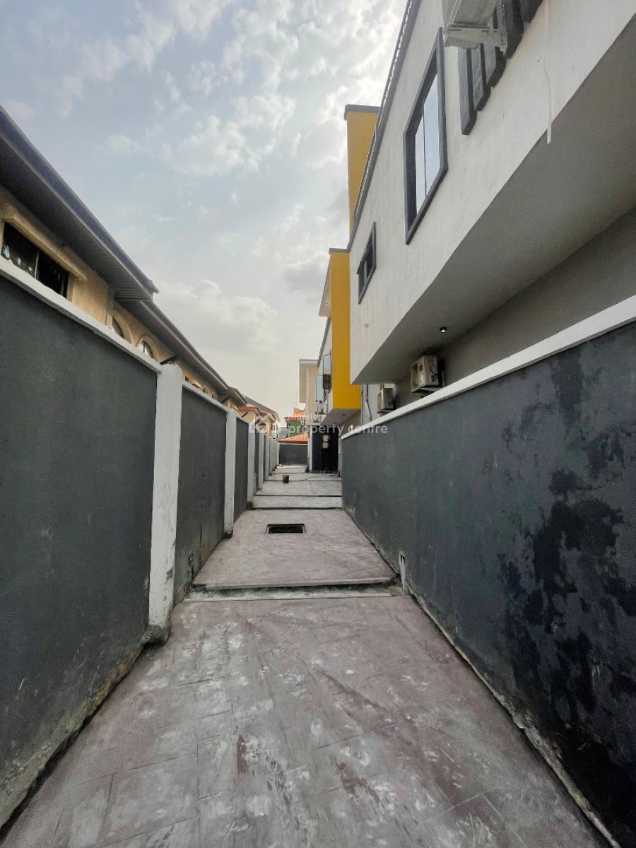 3 Bedroom Apartments, Unilag Estate Gate, Gra Phase 1, Magodo, Lagos, Flat / Apartment for Rent