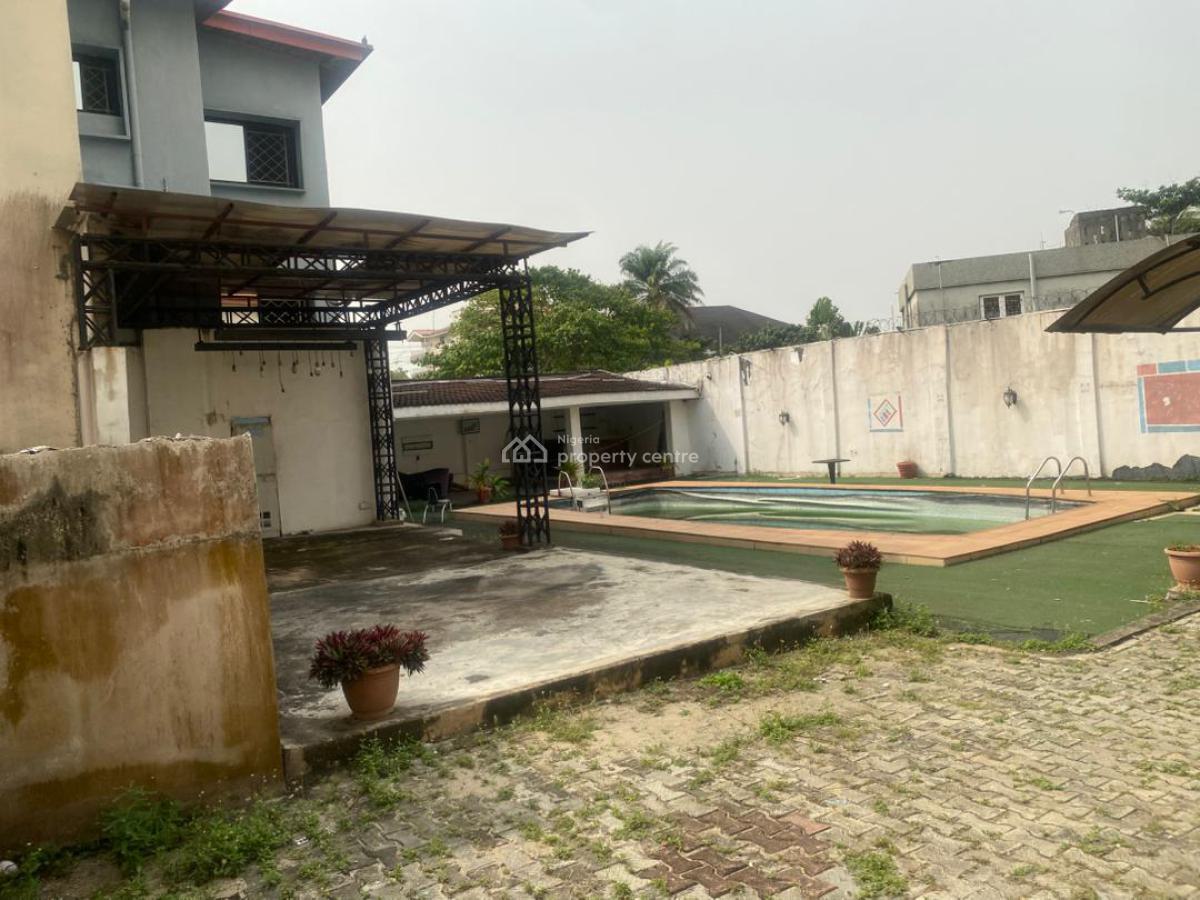 Renovatable / Demolishable Residential Block, Victoria Island (vi), Lagos, House for Sale