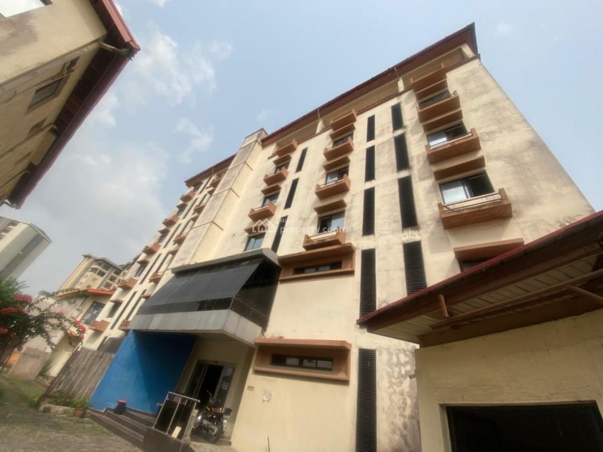 Renovatable / Demolishable Residential Block, Victoria Island (vi), Lagos, House for Sale