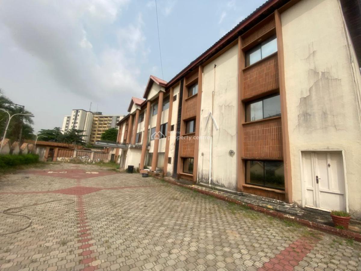 Renovatable / Demolishable Residential Block, Victoria Island (vi), Lagos, House for Sale