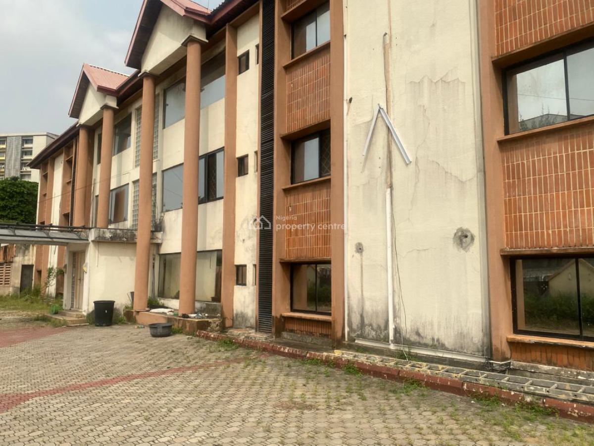 Renovatable / Demolishable Residential Block, Victoria Island (vi), Lagos, House for Sale