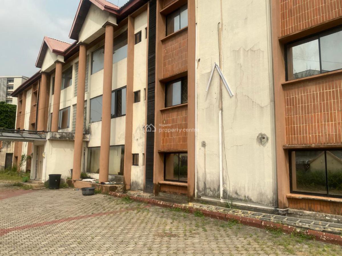 Renovatable / Demolishable Residential Block, Victoria Island (vi), Lagos, House for Sale