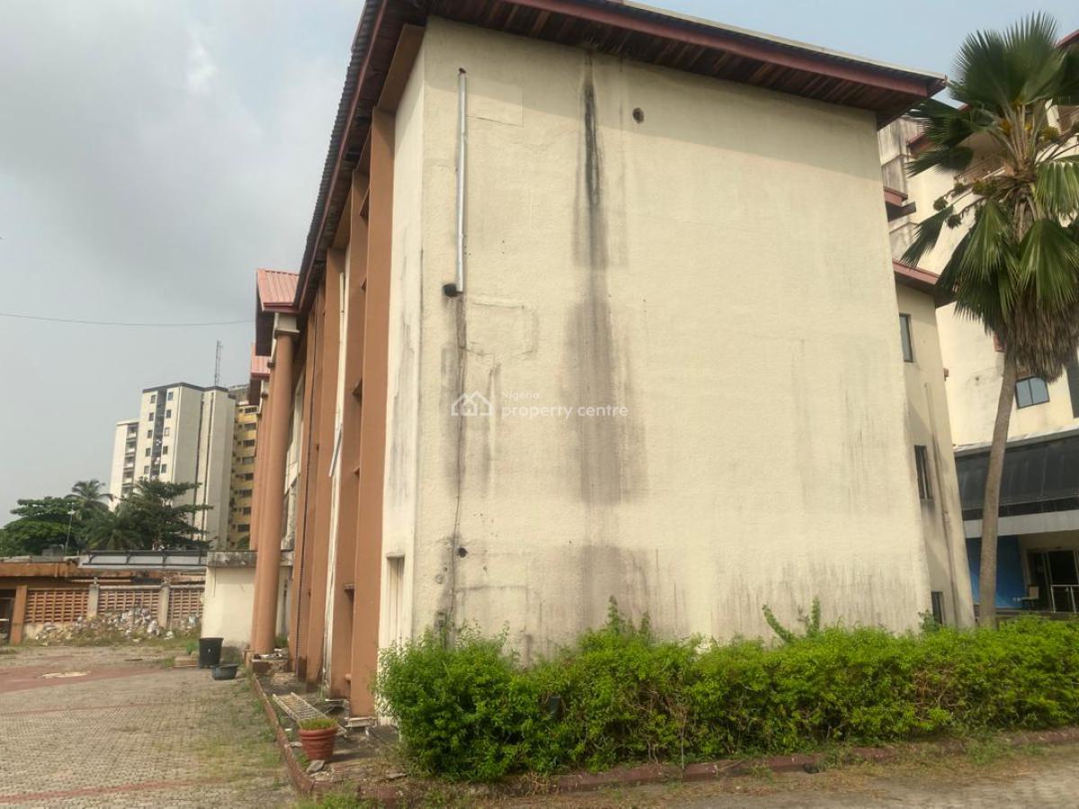 Renovatable / Demolishable Residential Block, Victoria Island (vi), Lagos, House for Sale