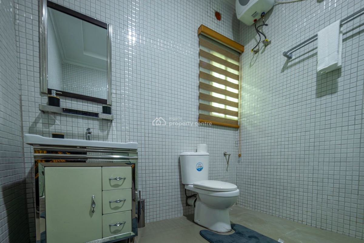 4 Bedrooom Apartment, G U Ake Road, Gra Phase 8, Ibadan, Oyo, House Short Let
