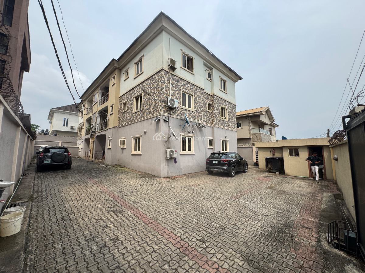 Luxury & Spacious 3 Bedroom Apartment, Gra Phase 2, Magodo, Lagos, Flat / Apartment for Sale