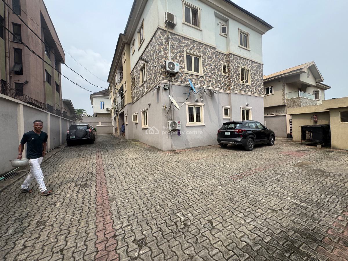 Luxury & Spacious 3 Bedroom Apartment, Gra Phase 2, Magodo, Lagos, Flat / Apartment for Sale