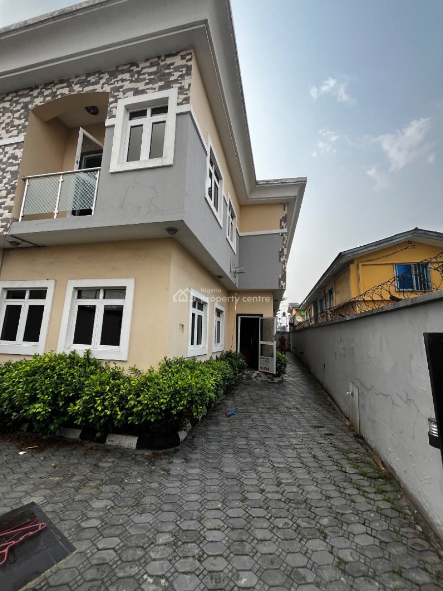Massive 5 Bedroom Semi Detached Duplex with Bq, Off Ogunlana, Surulere, Lagos, Semi-detached Duplex for Sale