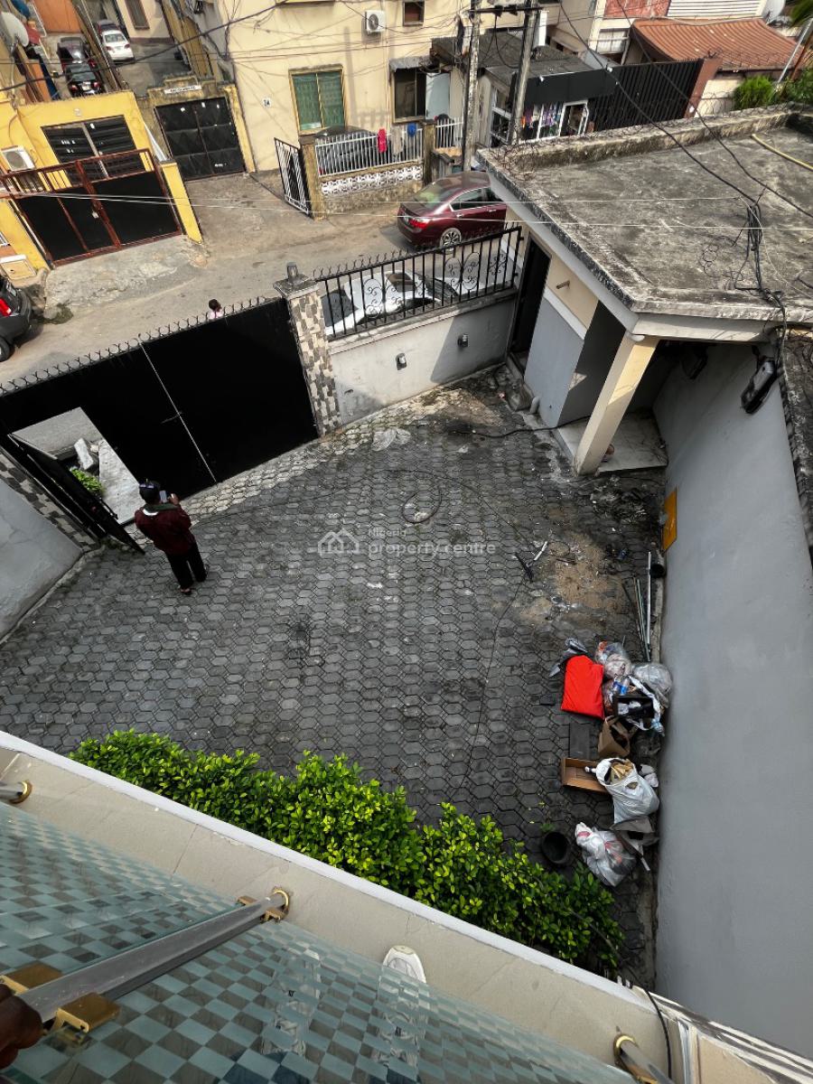 Massive 5 Bedroom Semi Detached Duplex with Bq, Off Ogunlana, Surulere, Lagos, Semi-detached Duplex for Sale