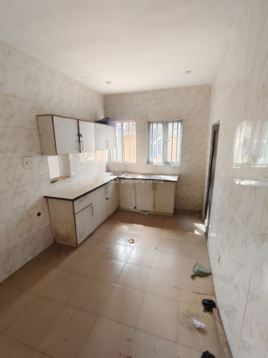 4 Bedroom Shared Apartment in a Duplex, Off Abraham Adesanya Scheme 2, Ajah, Lagos, Terraced Duplex for Rent