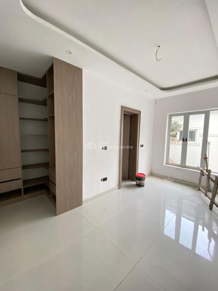 Exquisite 2 Bedroom Apartment with a Bq in a Serene Neighborhood, Lekki Phase 1, Lekki, Lagos, Flat / Apartment for Sale