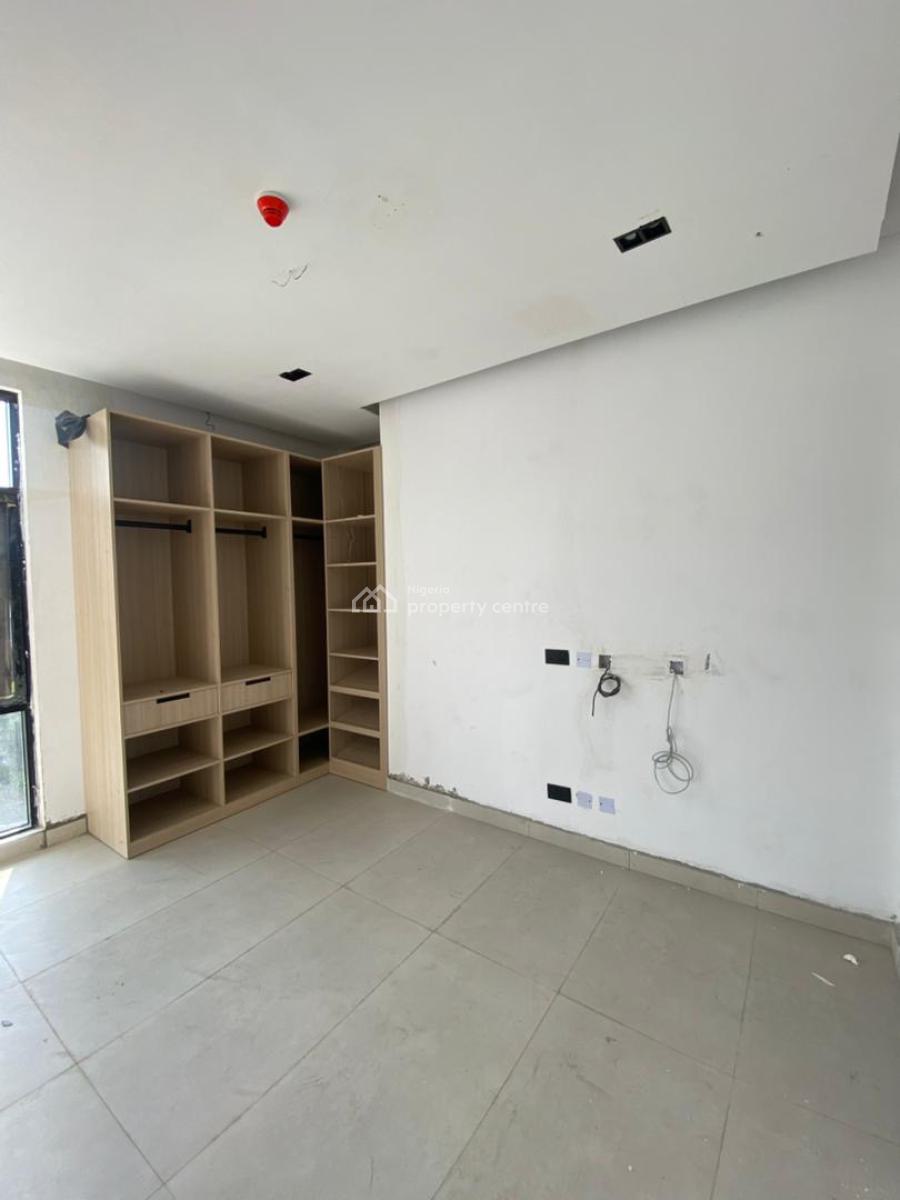 a Neatly Crafted 3 Bedroom Apartment with a Bq, Lekki Phase 1, Lekki, Lagos, Flat / Apartment for Sale