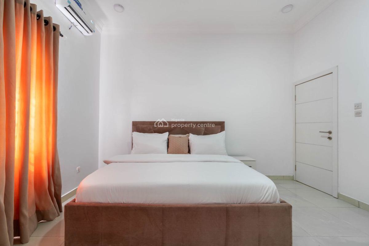 Luxury 3 Bedroom Apartment, Folashade Ave, Lekki Phase 1, Lekki, Lagos, Flat / Apartment Short Let
