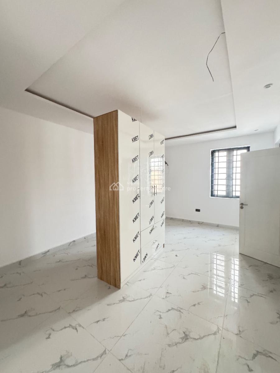 Brand New Three (3) Bedroom Penthouse with Bq, Lekki Phase 1, Lekki, Lagos, Flat / Apartment for Sale