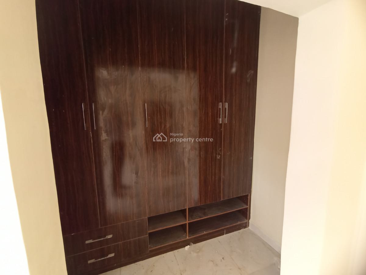 Nicely Done 3 Bedroom Apartment, Naf Valley Estate, Asokoro District, Abuja, Flat / Apartment for Rent