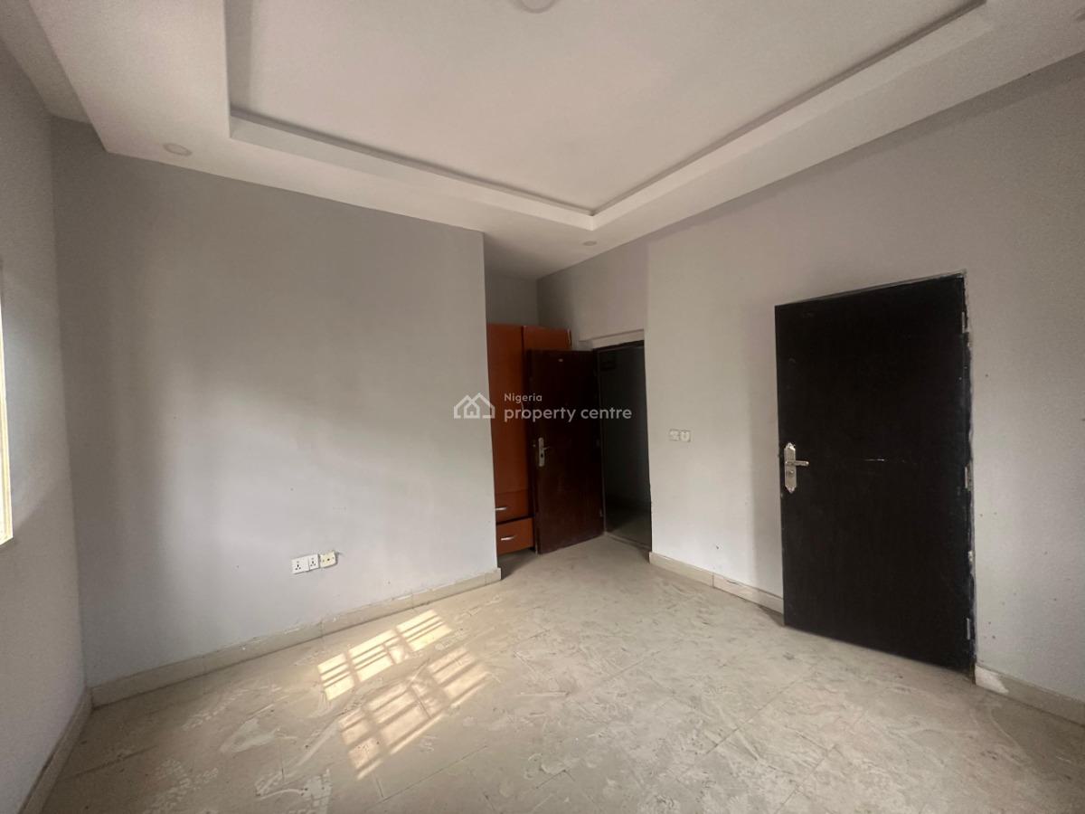3 Bedroom Apartment, Off International Airport Road Ajao Estate, Isolo, Lagos, Flat / Apartment for Rent
