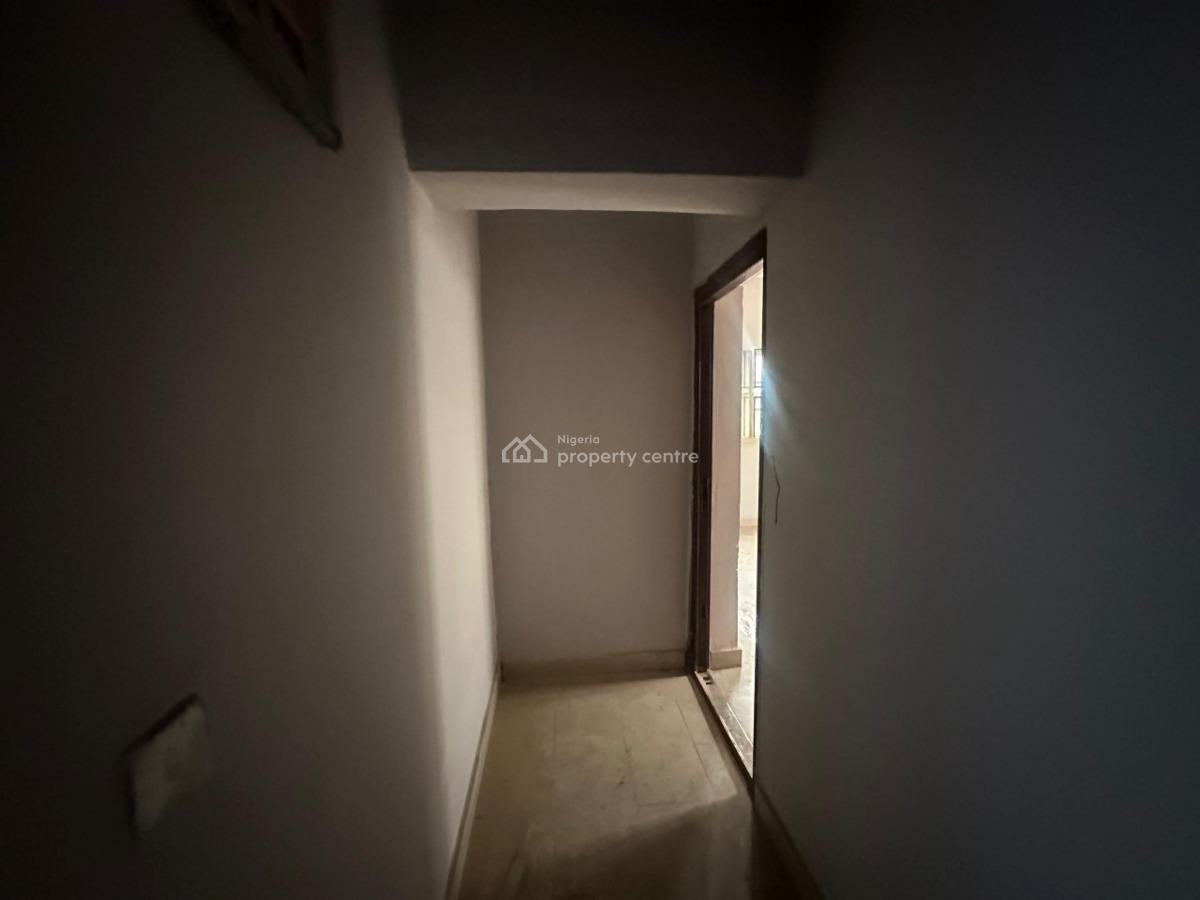 3 Bedroom Apartment, Off International Airport Road Ajao Estate, Isolo, Lagos, Flat / Apartment for Rent