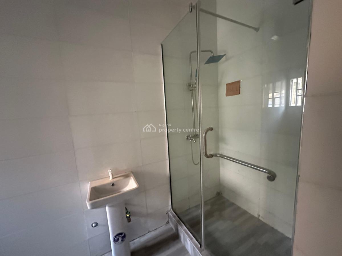 3 Bedroom Apartment, Off International Airport Road Ajao Estate, Isolo, Lagos, Flat / Apartment for Rent