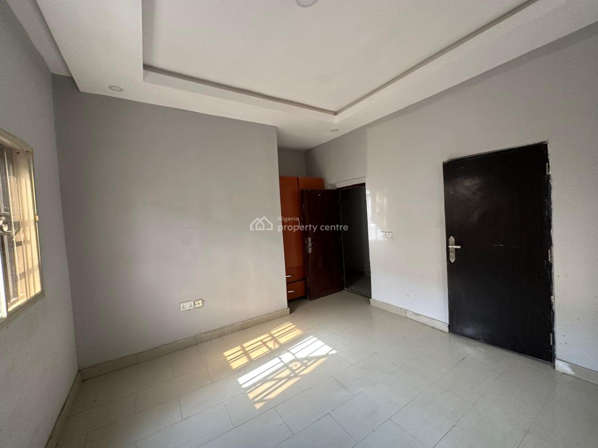 3 Bedrooms Apartment, Off International Airport Road, Ajao Estate, Isolo, Lagos, Flat / Apartment for Rent