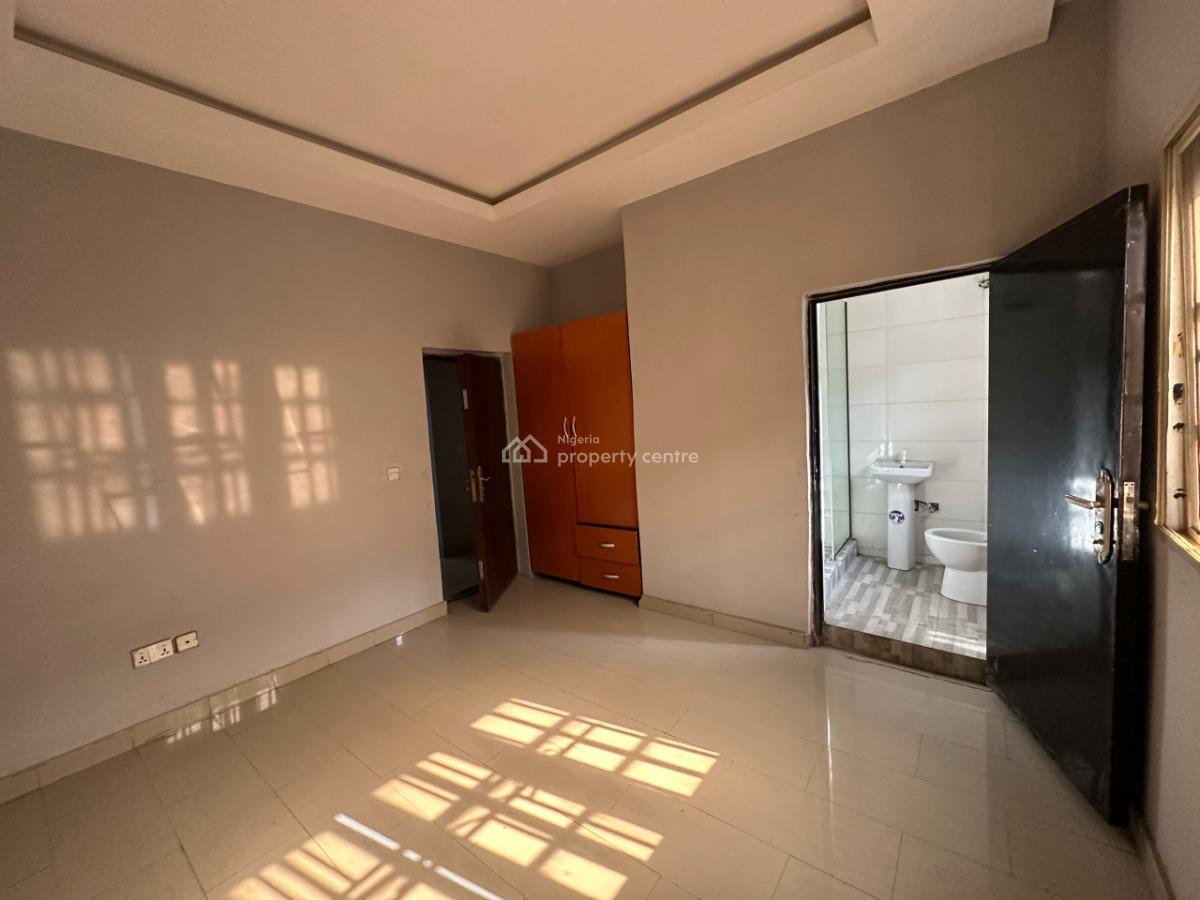 3 Bedrooms Apartment, Off International Airport Road, Ajao Estate, Isolo, Lagos, Flat / Apartment for Rent