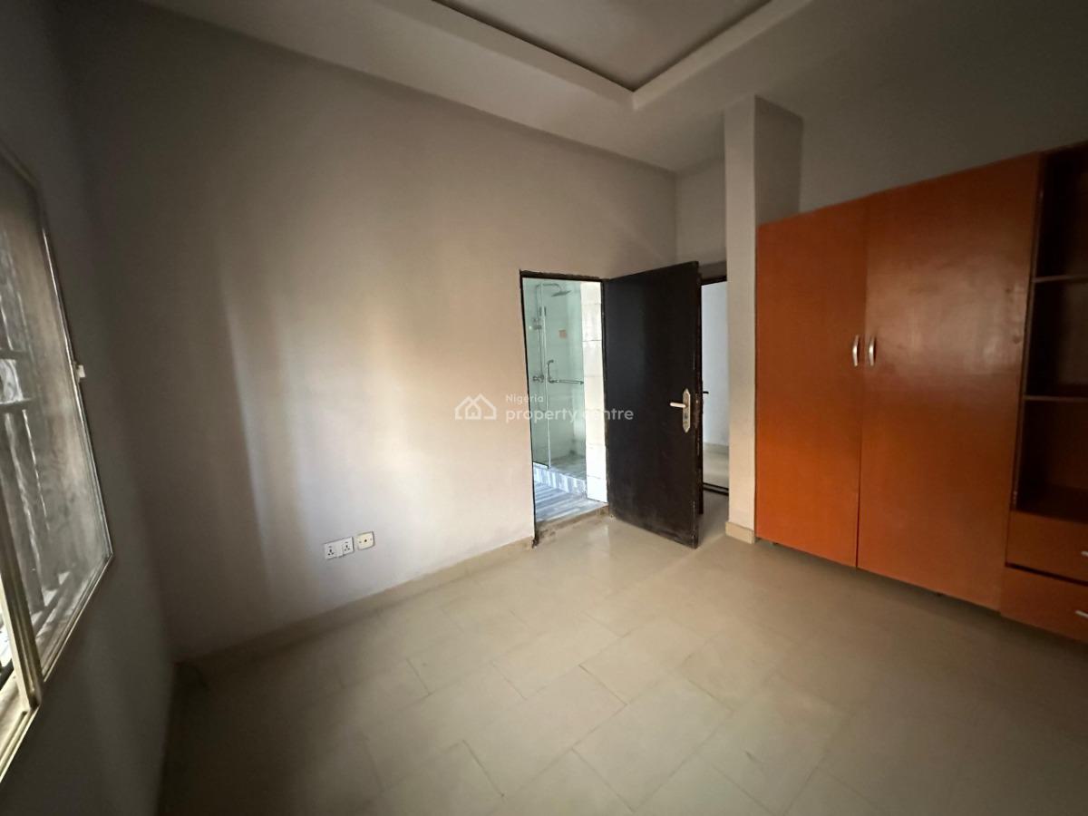 3 Bedrooms Apartment, Off International Airport Road, Ajao Estate, Isolo, Lagos, Flat / Apartment for Rent