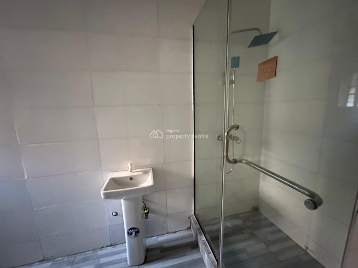 3 Bedrooms Apartment, Off International Airport Road, Ajao Estate, Isolo, Lagos, Flat / Apartment for Rent