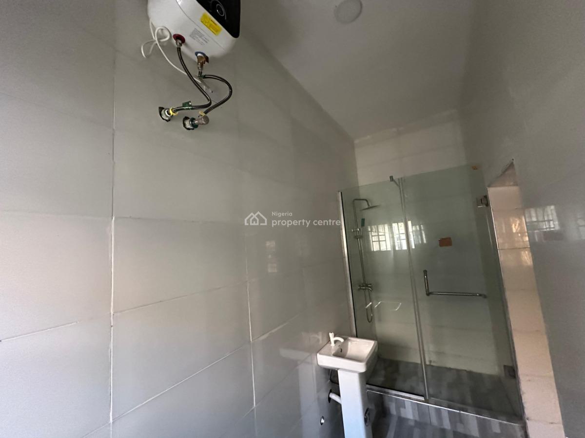 3 Bedrooms Apartment, Off International Airport Road, Ajao Estate, Isolo, Lagos, Flat / Apartment for Rent