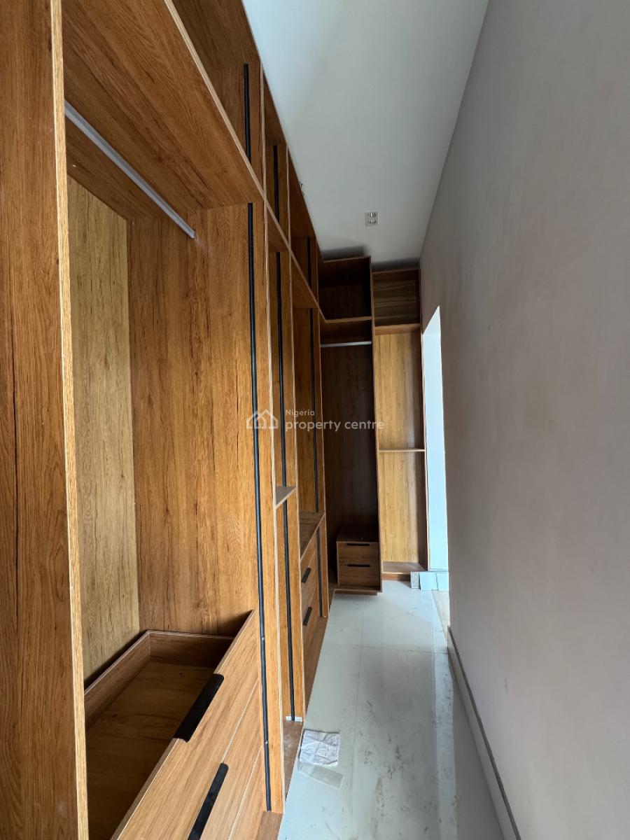 Newly Built Three (3) Bedroom Penthouse, Lekki Phase 1, Lekki, Lagos, Flat / Apartment for Sale